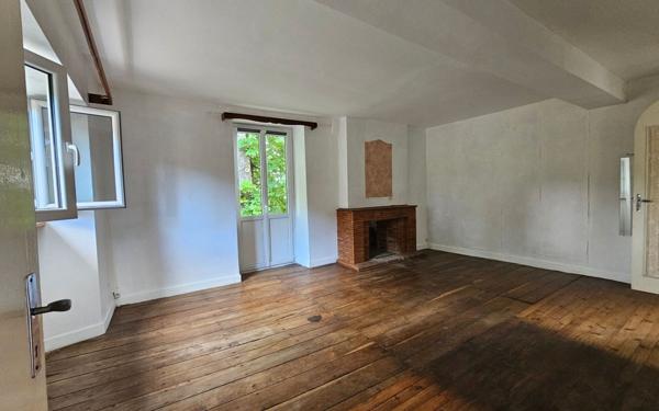 Maison à vendre    7 pièces •  Saint-Palais