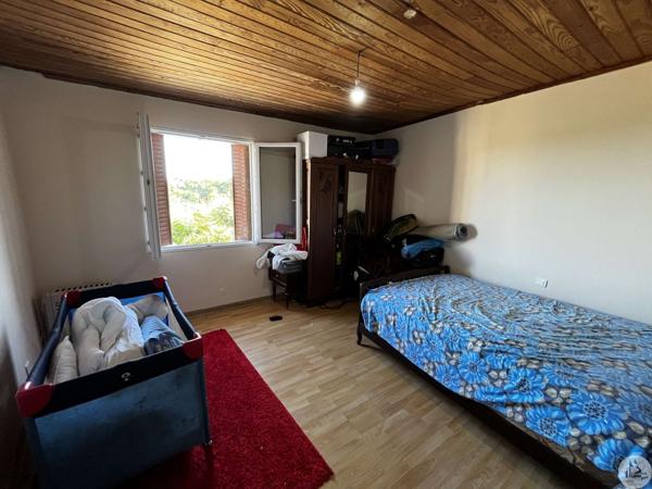 Maison de village 180 m², 2 logements.