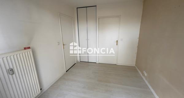 Location Appartement 2 pièces 36.77 m² - ÉVry-courcouronnes 91080