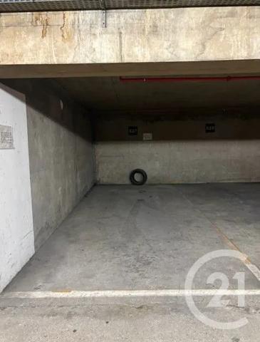 Parking à vendre  17,50 m 2   PARIS  - 75008