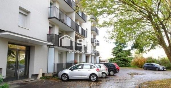 T3 avec balcon et cave dans résidence rénovée et sécurisée