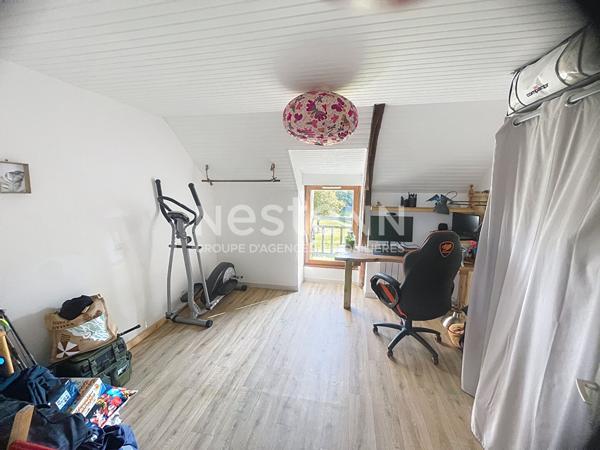 A vendre à Marzan, longère en pierre avec près de 2000m2 de terrain