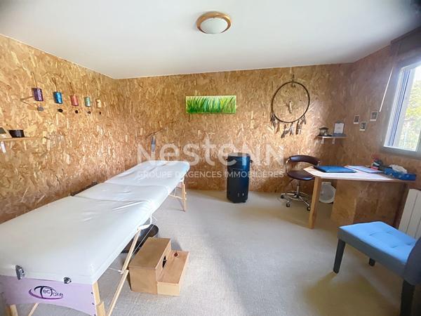 A vendre à Marzan, longère en pierre avec près de 2000m2 de terrain