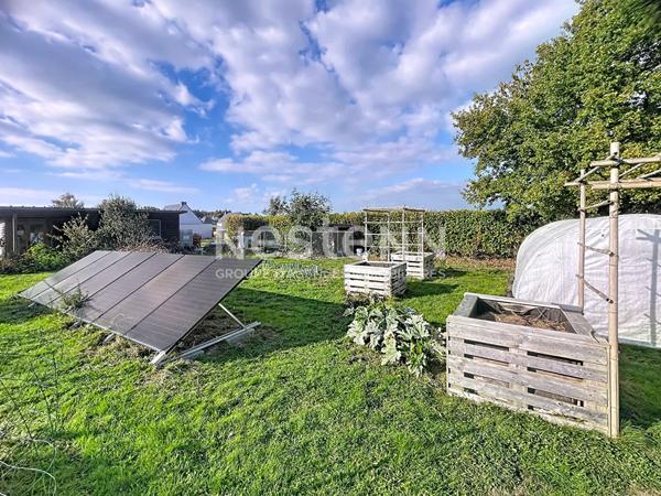 A vendre à Marzan, longère en pierre avec près de 2000m2 de terrain