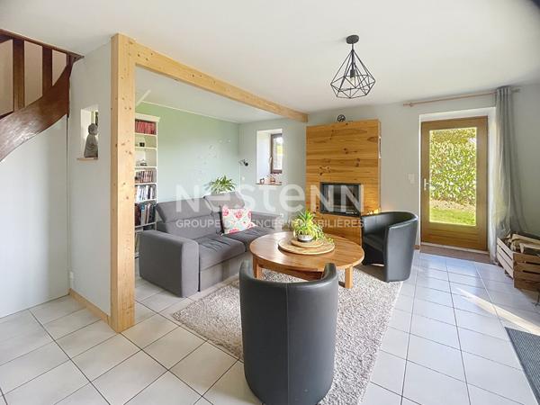 A vendre à Marzan, longère en pierre avec près de 2000m2 de terrain