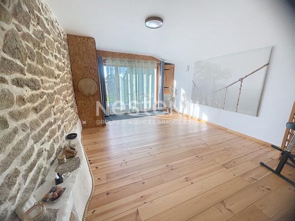 A vendre à Marzan, longère en pierre avec près de 2000m2 de terrain