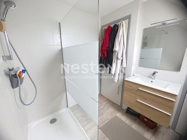 A vendre à Marzan, longère en pierre avec près de 2000m2 de terrain