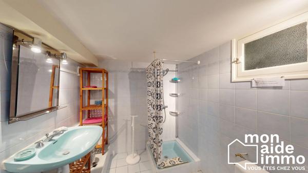 Maison de 80m²+ gîte + 4  garages sur terrain de 3360 m²