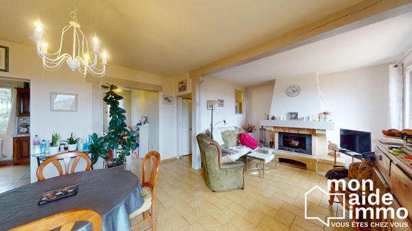 Maison de 80m²+ gîte + 4  garages sur terrain de 3360 m²