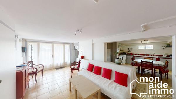 Maison de 80m²+ gîte + 4  garages sur terrain de 3360 m²