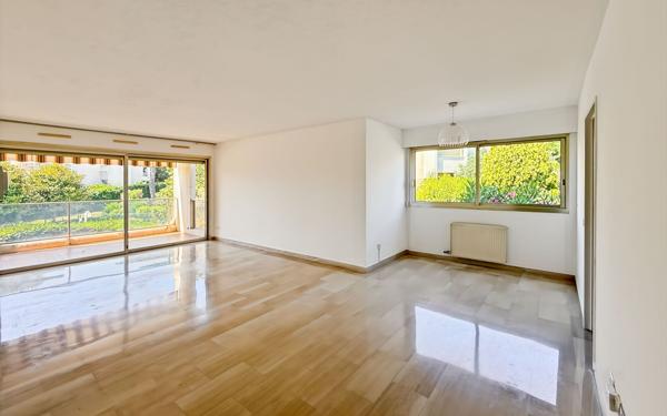Appartement à vendre    3 pièces • 73,88 m2 Antibes