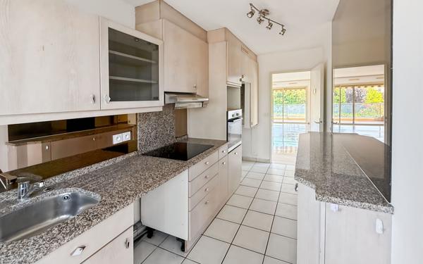 Appartement à vendre    3 pièces • 73,88 m2 Antibes