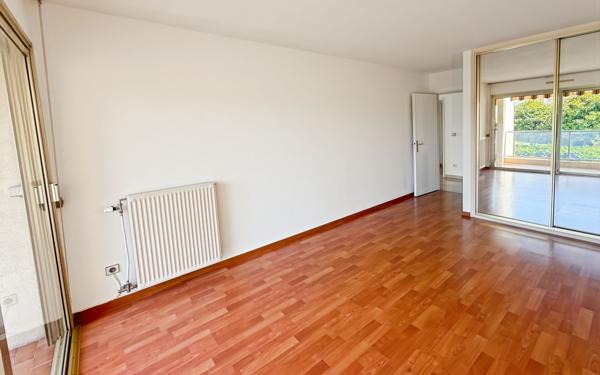 Appartement à vendre    3 pièces • 73,88 m2 Antibes