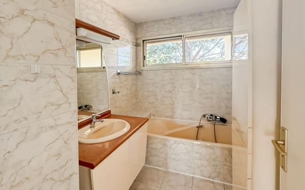 Appartement à vendre    3 pièces • 73,88 m2 Antibes