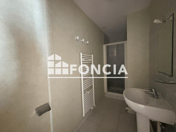 Location Appartement 3 pièces 48.73 m² - 4 RUE NATIONALE La Croix En Touraine 37150