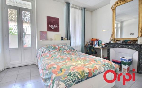 Immeuble à vendre    7 pièces • 144,73 m2 Marseille 2