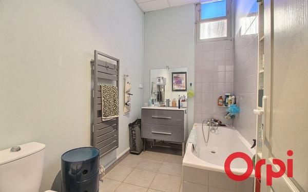 Immeuble à vendre    7 pièces • 144,73 m2 Marseille 2