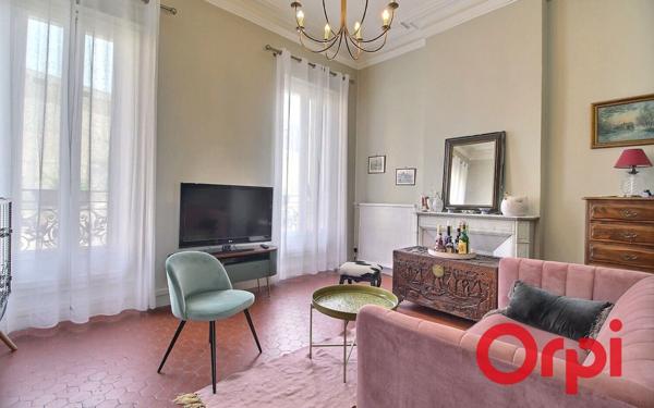 Immeuble à vendre    7 pièces • 144,73 m2 Marseille 2