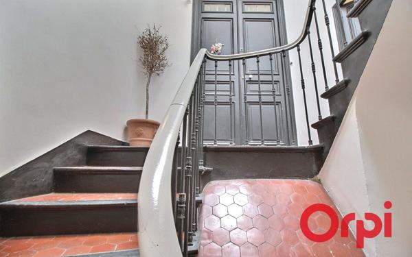 Immeuble à vendre    7 pièces • 144,73 m2 Marseille 2