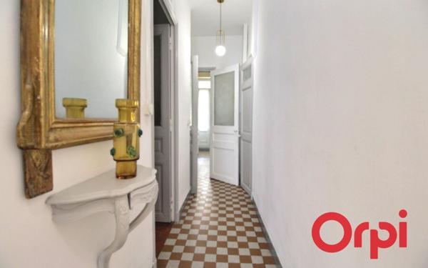 Immeuble à vendre    7 pièces • 144,73 m2 Marseille 2