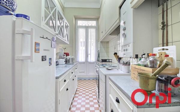 Immeuble à vendre    7 pièces • 144,73 m2 Marseille 2