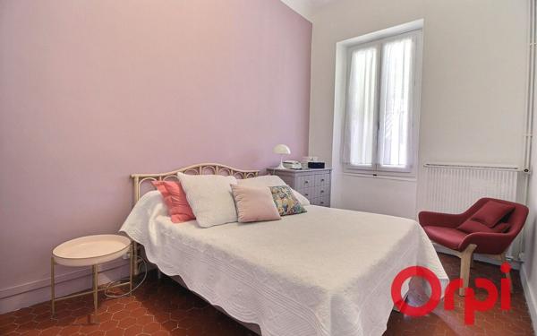 Immeuble à vendre    7 pièces • 144,73 m2 Marseille 2