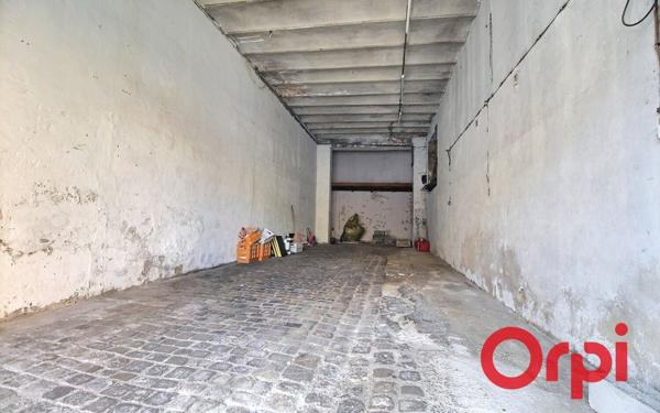Immeuble à vendre    7 pièces • 144,73 m2 Marseille 2