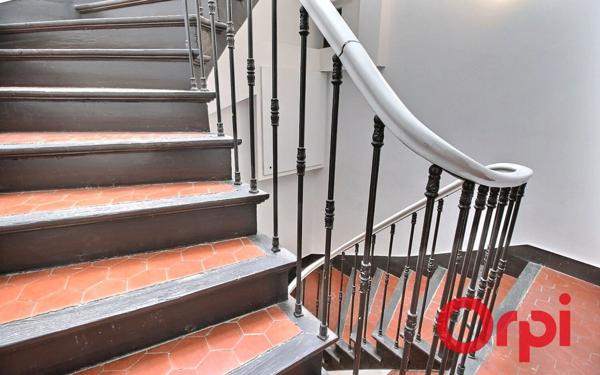 Immeuble à vendre    7 pièces • 144,73 m2 Marseille 2