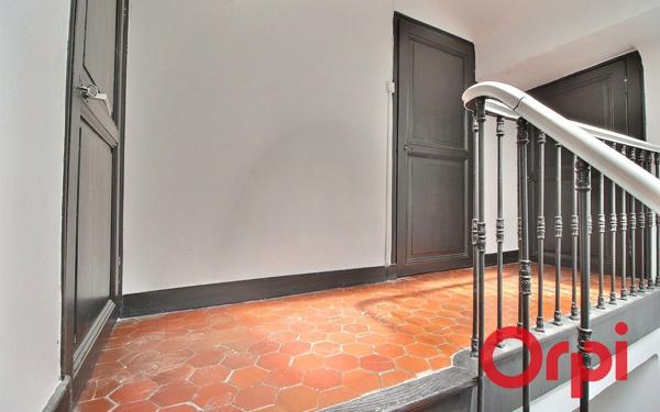 Immeuble à vendre    7 pièces • 144,73 m2 Marseille 2