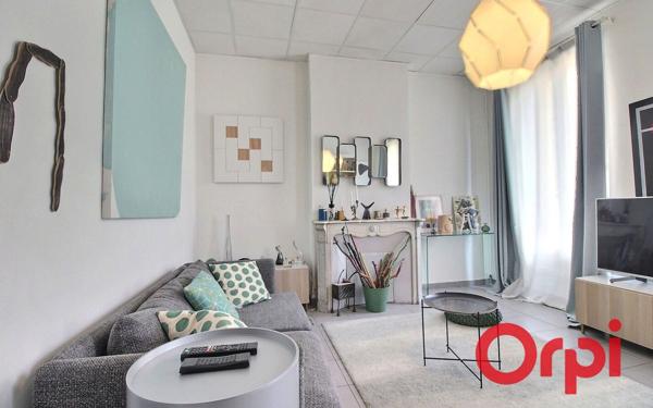 Immeuble à vendre    7 pièces • 144,73 m2 Marseille 2