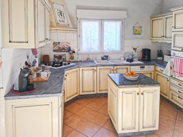 Maraussan (34370) Maraussan, vaste ensemble immobilier aux multiples possibilités