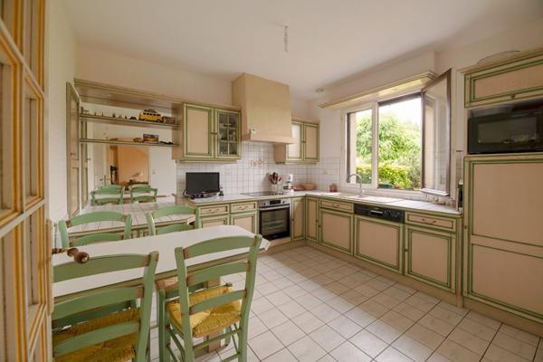 CHEVAIGNÉ / MAISON de 128m² habitable / 581 m² de parcelle / 6 pièces / 4 chambres dont un chambre au rez-de-chaussée