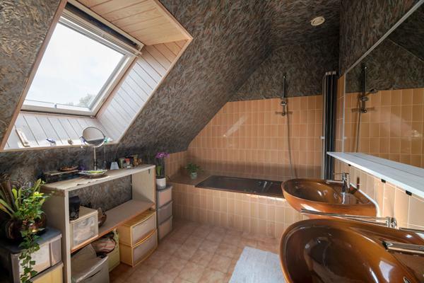 CHEVAIGNÉ / MAISON de 128m² habitable / 581 m² de parcelle / 6 pièces / 4 chambres dont un chambre au rez-de-chaussée