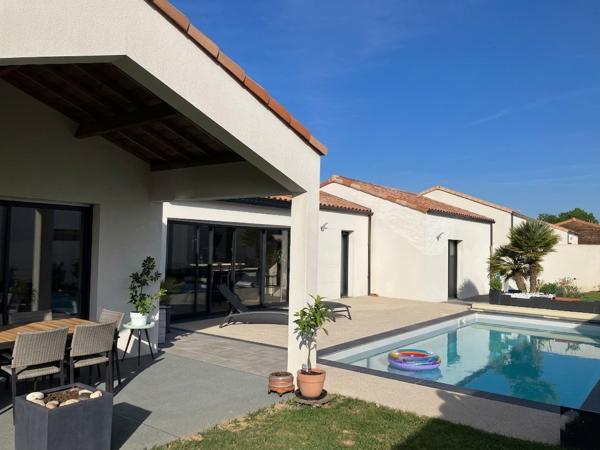LE GIROUARD - Maison beaux volumes