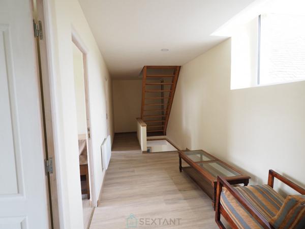 Remungol - Immeuble 157 m² + 50 m² complémentaires avec petit espace jardin intérieur