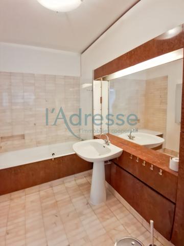 GARCHES quartier résidentiel -BAIL MEUBLE