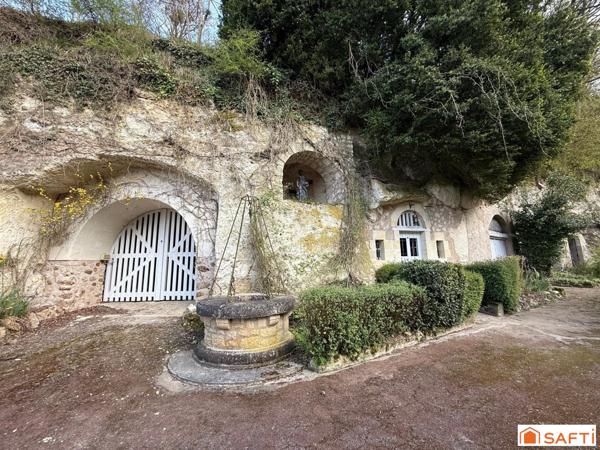 Propriété d'exception - Manoir du XVI siècle avec maison de gardien; dépendances et caves troglodytes