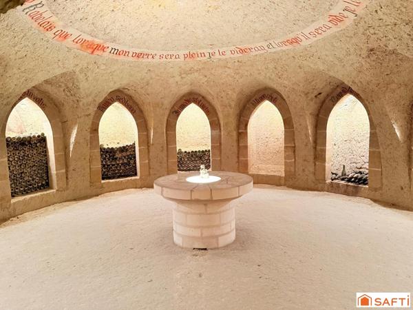 Propriété d'exception - Manoir du XVI siècle avec maison de gardien; dépendances et caves troglodytes