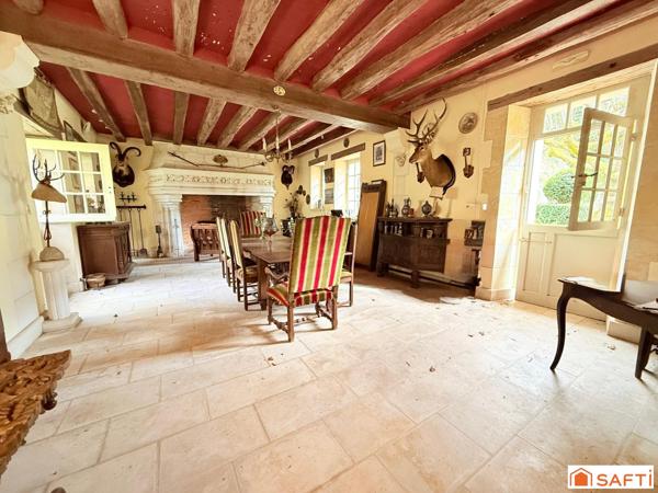 Propriété d'exception - Manoir du XVI siècle avec maison de gardien; dépendances et caves troglodytes