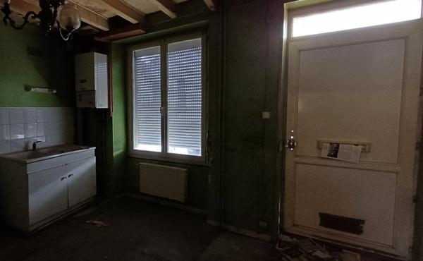 Maison à vendre 4 pièces LE GOND PONTOUVRE (16) à rénover avec cour