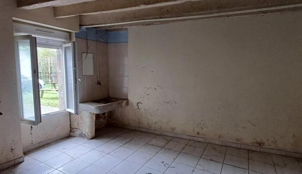 Maison à vendre 4 pièces LE GOND PONTOUVRE (16) à rénover avec cour