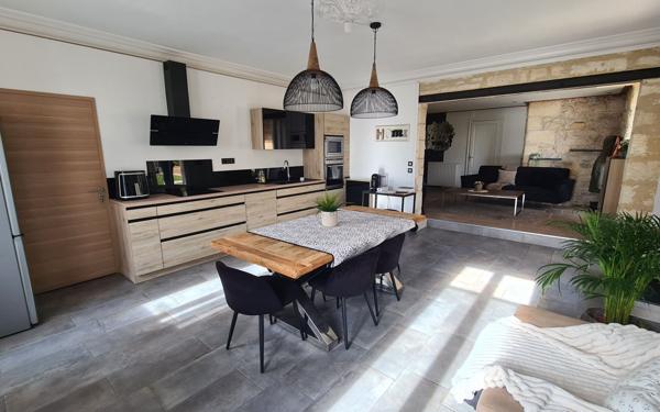 Maison à vendre    5 pièces •  Bourg