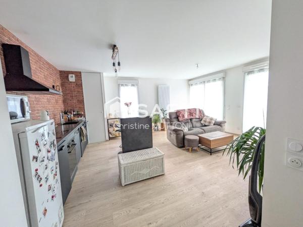 SALES 74150 - appartement T4 avec garage double