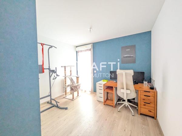 SALES 74150 - appartement T4 avec garage double