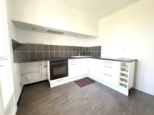 Avignon extra-muros - Appartement T3 lumineux de 56.73 m2 avec garage et cave dans résidence