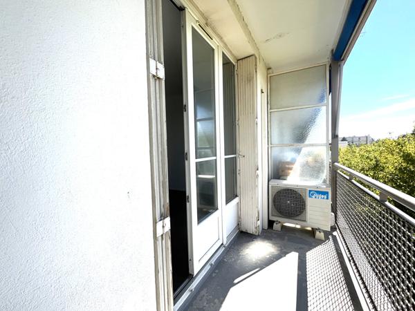 Avignon extra-muros - Appartement T3 lumineux de 56.73 m2 avec garage et cave dans résidence