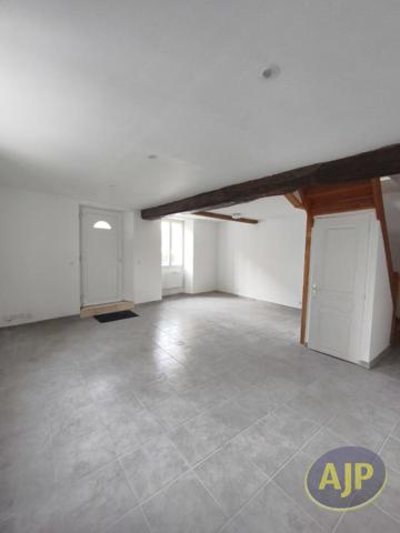 Location maison Bourg L Eveque : 520 € - AJP Immobilier Segré