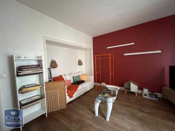 Appartement à louer 2 pièces 55.8m² Tours (37000)