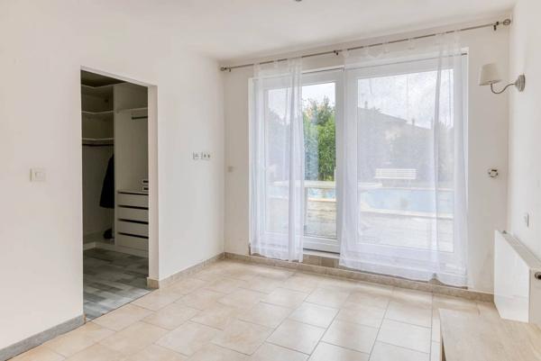 Maison à Peronnas avec de grands volumes