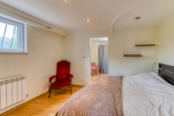 Maison à Peronnas avec de grands volumes